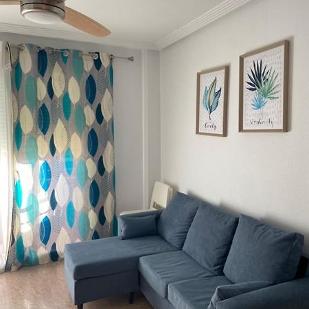 Céntrico apartamento con todo a estrenar en la playa Santa Pola Esterno foto