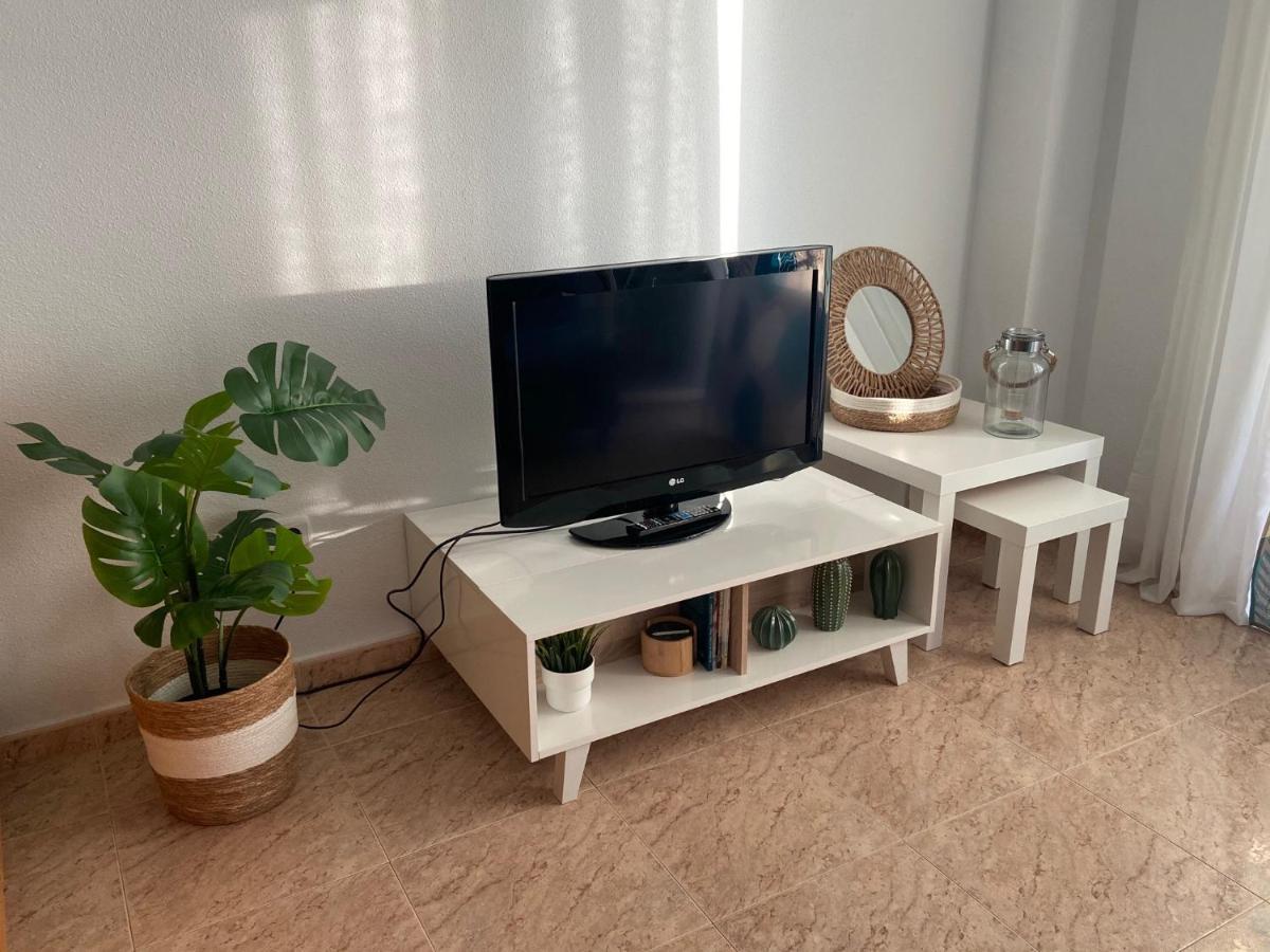 Céntrico apartamento con todo a estrenar en la playa Santa Pola Esterno foto