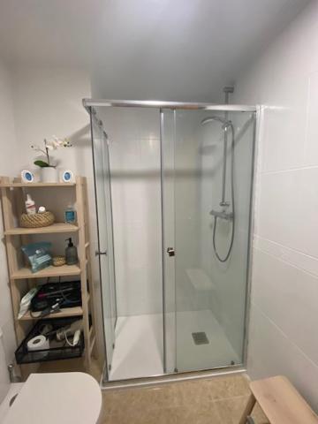 Céntrico apartamento con todo a estrenar en la playa Santa Pola Esterno foto