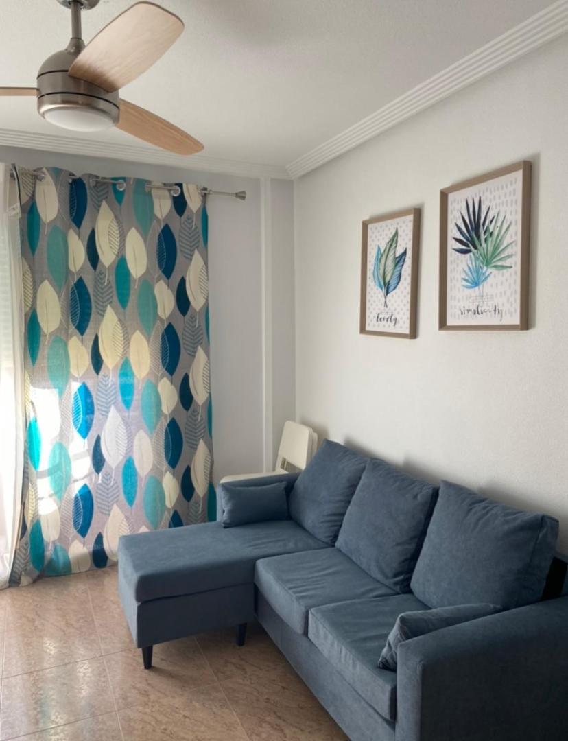Céntrico apartamento con todo a estrenar en la playa Santa Pola Esterno foto